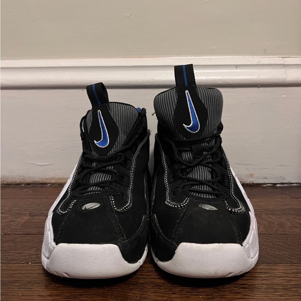 Nike Boys Basketball Sneakers Size 6